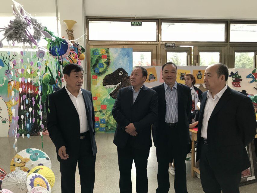 堅守教育夢想,演繹師範風采! 堅守教育夢想,演繹師範風采!