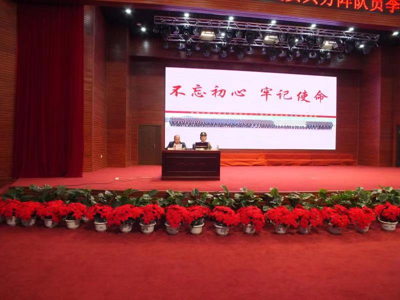 參加新中國70周年閱兵女兵方隊李玲玲同學載譽返校 參加新中國70周年閱兵女兵方隊李玲玲同學載譽返校